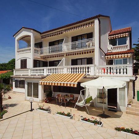 Apartments Lina Novi Vinodolski Εξωτερικό φωτογραφία